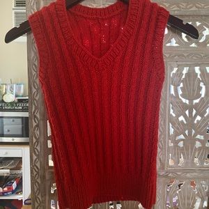VINTAGE RED KNIT v-neck cropped vest 70s style